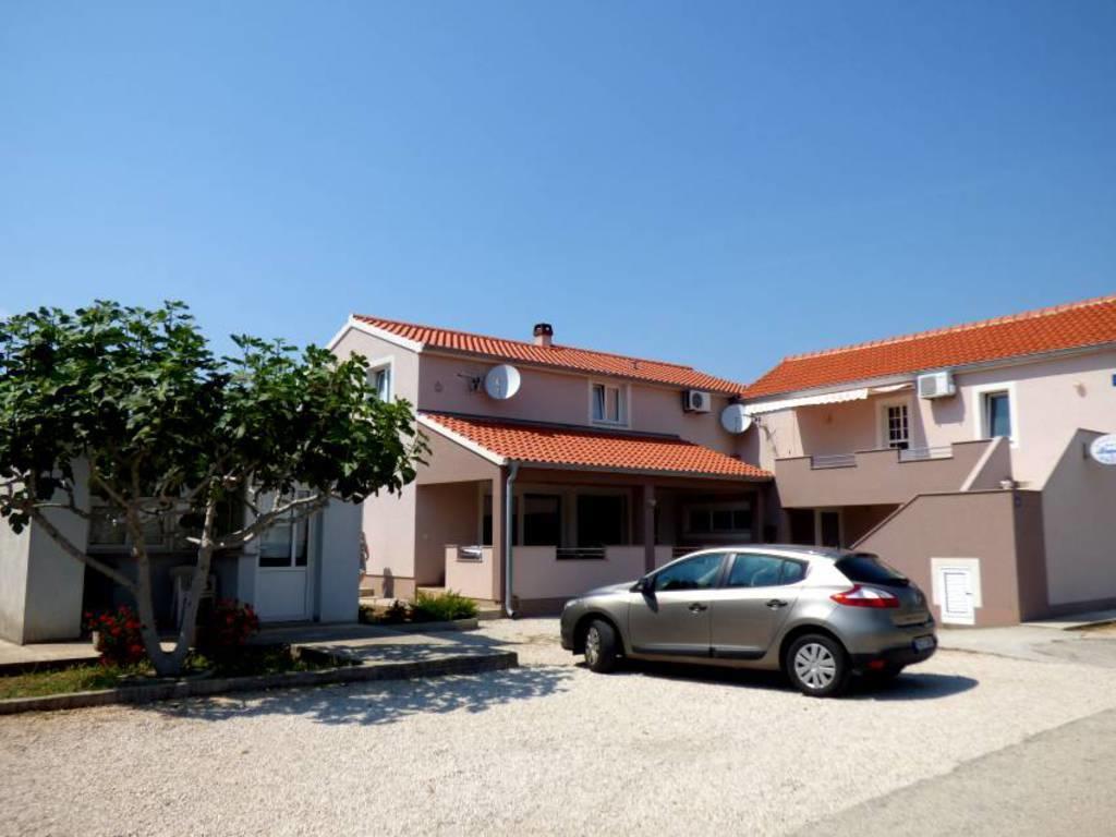 Apartments Branko Nin Bagian luar foto