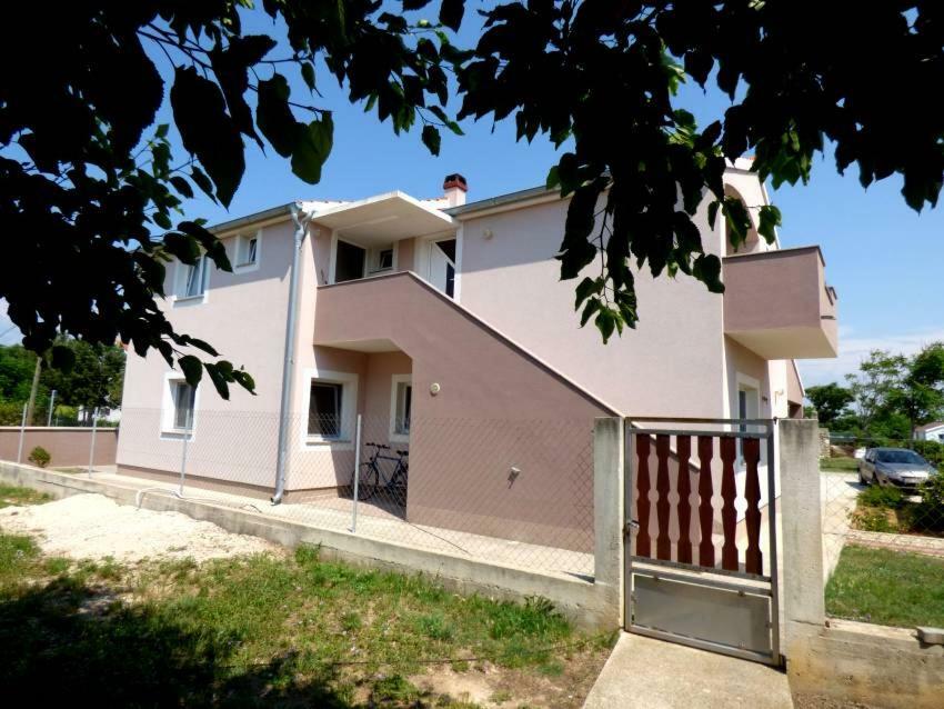 Apartments Branko Nin Bagian luar foto