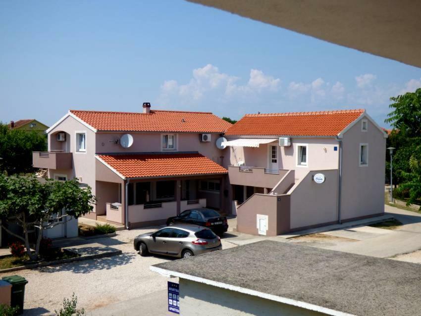 Apartments Branko Nin Bagian luar foto