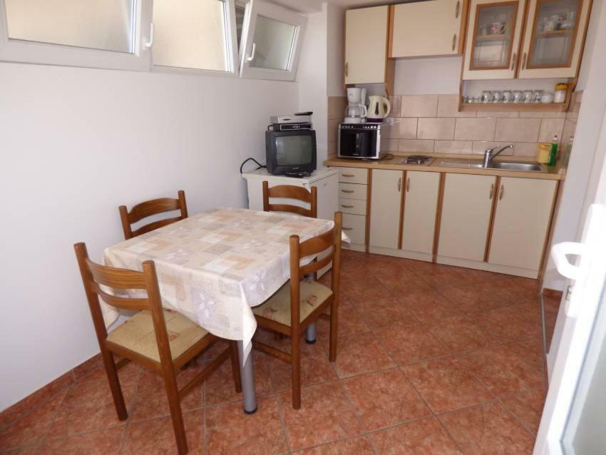 Apartments Branko Nin Bagian luar foto